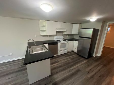 For Lease - 17 Collins Crescent Unit# Lower, Aurora, Ontario - Photo 3