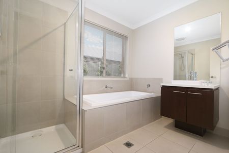 Where Contemporary Living Meets Everyday Ease - Photo 2