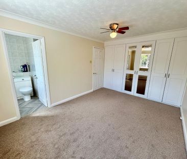 4 bedroom detached house to rent - Photo 6