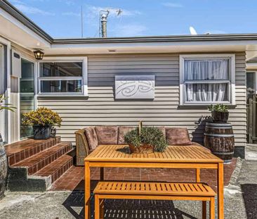 3-bedroom Gem in Onekawa - Photo 4