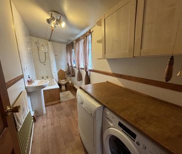 3 bedroom end of terrace house to rent - Photo 1