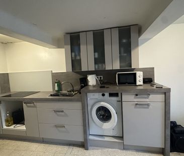 CUERS - Centre -ville- Appartement T2 de 37 m² - vue dégagée - Photo 3