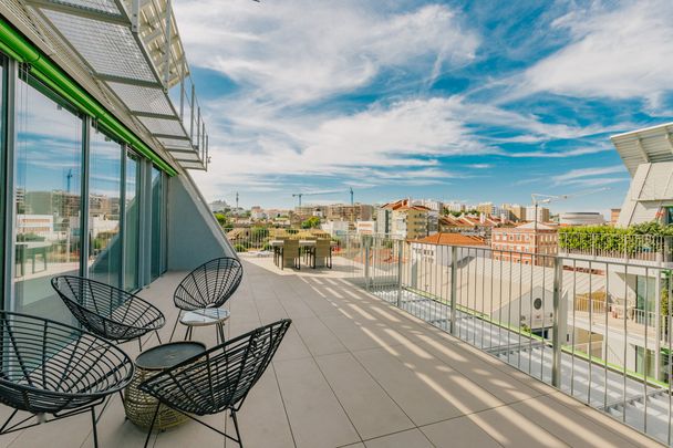 Fantástica Penthouse - com Terraço de 54 m2 - Arrendamento - Photo 1