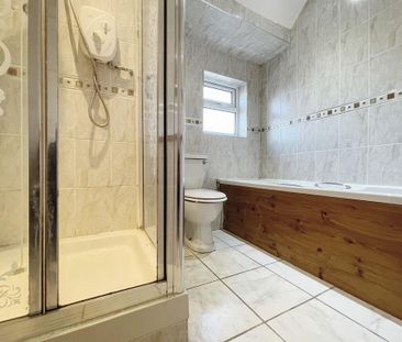 1 bedroom in a flat share to rent - Photo 4