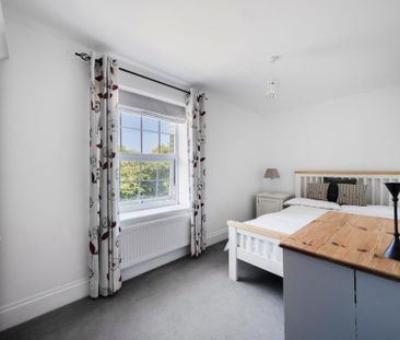 4 bedroom semi-detached house to rent - Photo 4