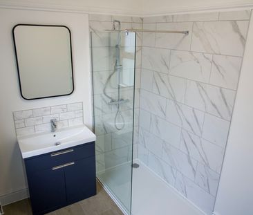 6 Bed Semi-Detached House, Fishponds Road, BS16 - Photo 2