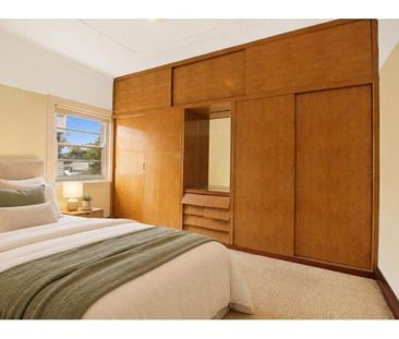 1 / 12 Wilson Street, Wollongong, NSW 2500 - Photo 2