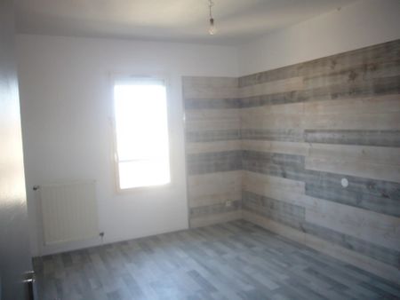 Location Appartement 5 pièces 101m² ROMANS SUR ISERE 26100 - Photo 2
