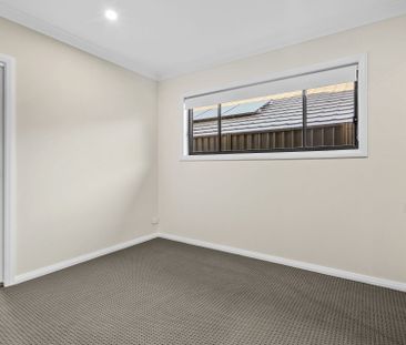 Century 21 &vert; the Paramount Group &ast;Granny Flat&ast; - Photo 3