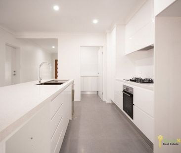 NEAR NEW Feel Good Stunning Family Home in Prime Suburb!! - Photo 6