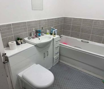 2 bedroom flat to rent - Photo 6