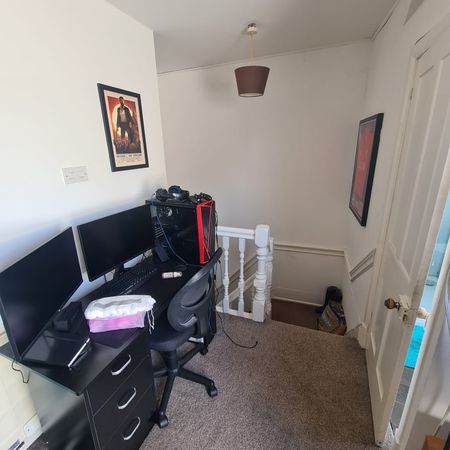 1 Bed - 58 Shaftesbury Avenue, Leeds - LS8 1DT - Student - Photo 3