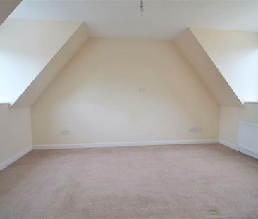 4 bedroom detached house to rent - Photo 4