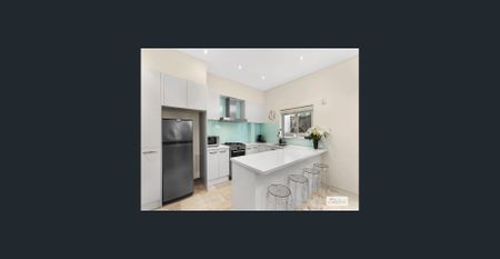 Sunlit Three Bedroom Townhouse in Rose Bay - Photo 3