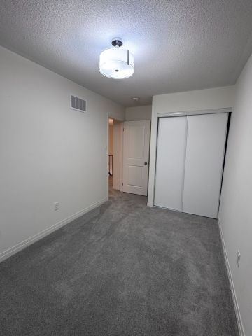 For Lease - 25 King George Way, Clarington, Ontario - Photo 5