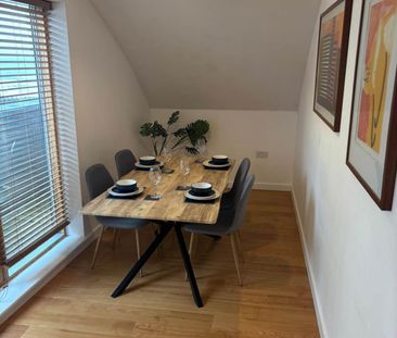 *BALCONY* Marine Road, Eastbourne *LIFT ACCESS* - Photo 4