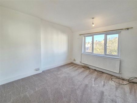 3 bedroom semi-detached house to rent - Photo 3