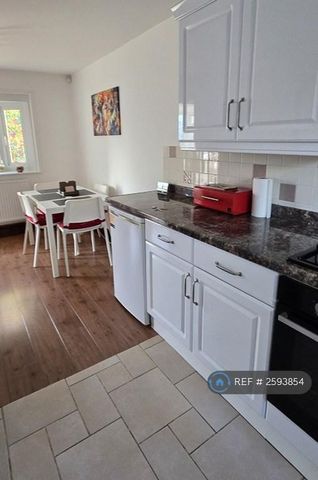 1 bedroom in a house share to rent - Photo 5