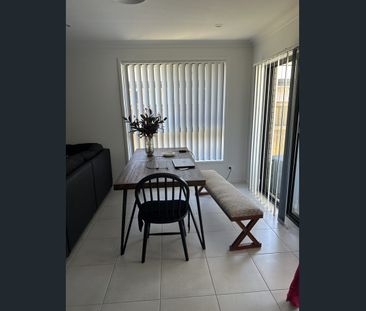 For Rent: Spacious 4-Bedroom Home in Point Vernon! - Photo 1