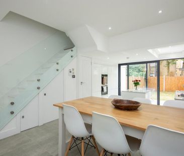 4 bedroom terraced house to rent - Photo 6