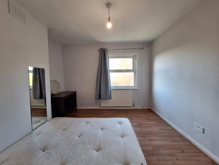 Selhurst Road, London SE25 - Photo 2