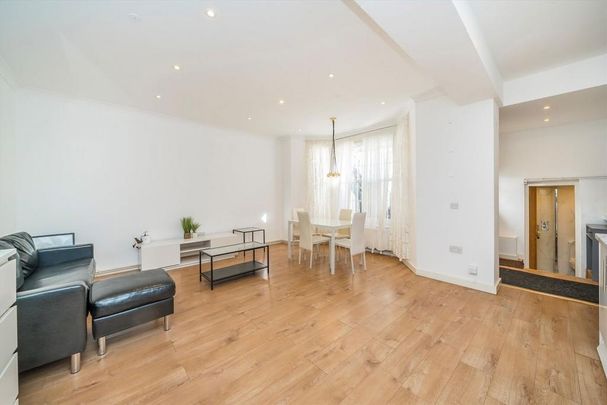 3 bedroom flat to rent - Photo 1