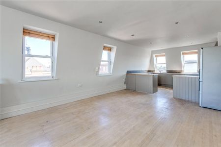 3 bedroom flat to rent - Photo 3