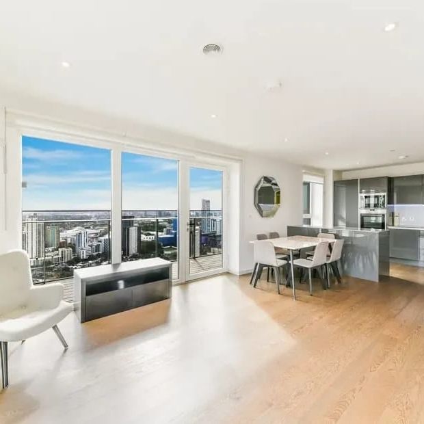 3 Bed Flat, Glasshouse Gardens, E20 - Photo 1