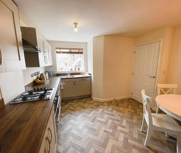 3 bedroom semi-detached house to rent - Photo 6