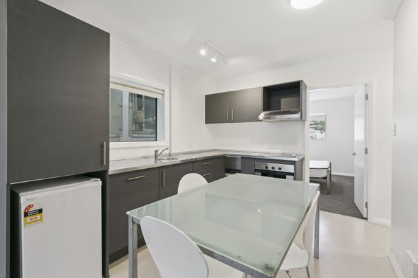 Te Aro living! - Photo 1