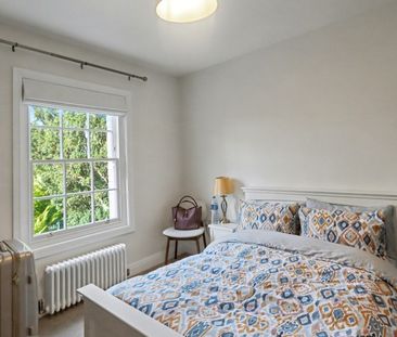 Angel Road, Thames Ditton, KT7 - Photo 2