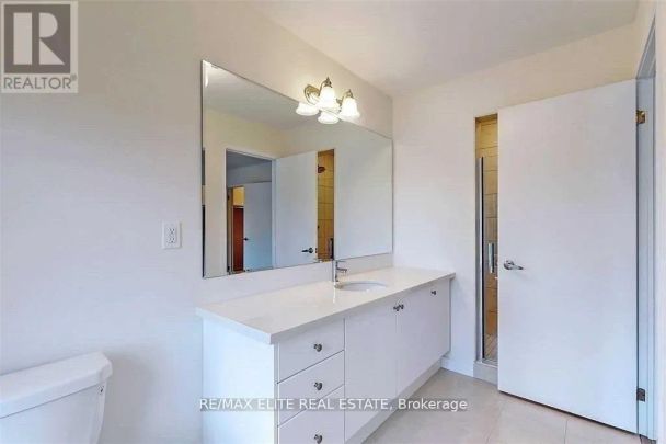 10270 KEELE STREET - Photo 1