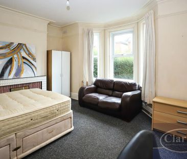 6 bedroom detached house to rent - Photo 6