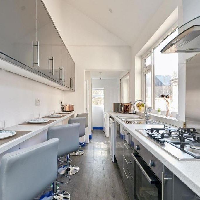 5 bedroom terraced house to rent - Photo 1