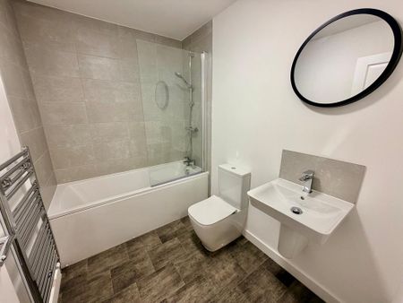 3 bedroom semi-detached house to rent - Photo 3
