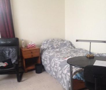 Chambre à louer pour étudiant-e seulement - Photo 1