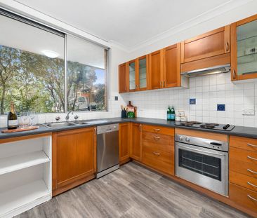 Full Brick Unit, North Facing - 6 Mins Walk to Metro - Photo 5