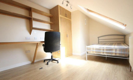 8 bedroom semi-detached house to rent - Photo 5