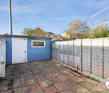 2 bedroom end of terrace house to rent - Photo 4