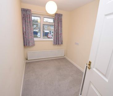 5 bedroom semi-detached house to rent - Photo 4