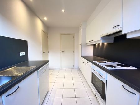 Mooi appartement met terras en lift - Photo 2