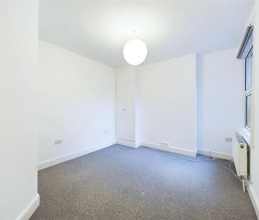 2 bedroom maisonette to rent - Photo 3
