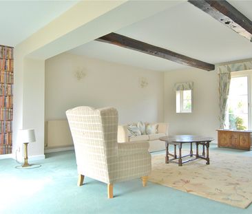 Castle Lane, Moreton Valence, Gloucester, Gloucestershire, GL2 - Photo 4