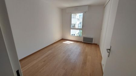 location Appartement F3 DE 78.8m² À PARIS - Photo 3