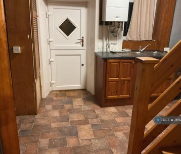 3 bedroom terraced house to rent - Photo 4