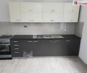 Pronájem bytu 2+1 80 m², Modlany - Photo 3