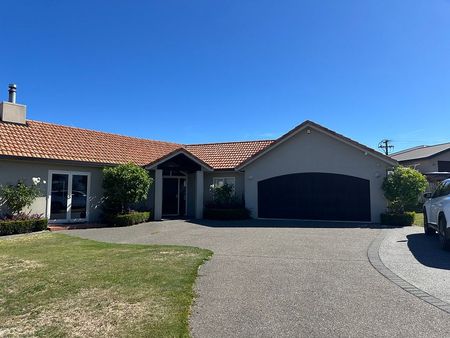 Desirable 3BR Home with Ample Parking - Photo 4