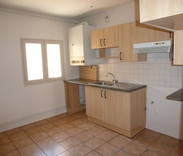 Location Appartement 4 pièces 108m² - Photo 3