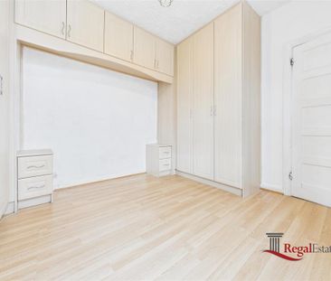 3 bedroom flat to rent - Photo 6