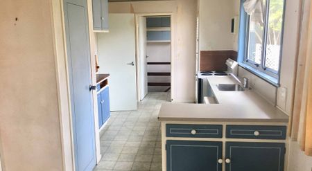 Spacious Family Home in the Heart of Manurewa - Photo 5